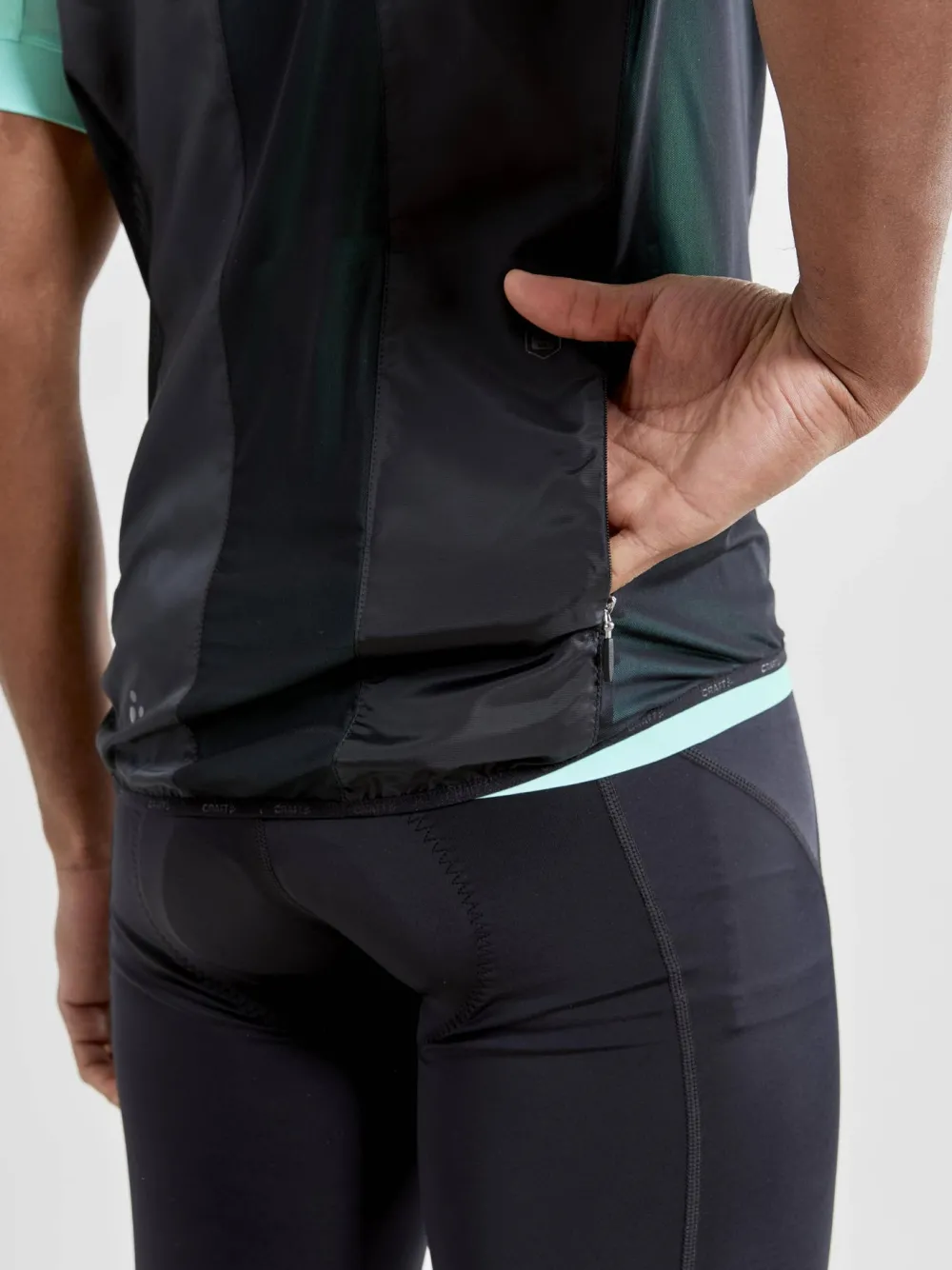 Craft Sportswear Men's Essence Light Wind Cycling Vest -