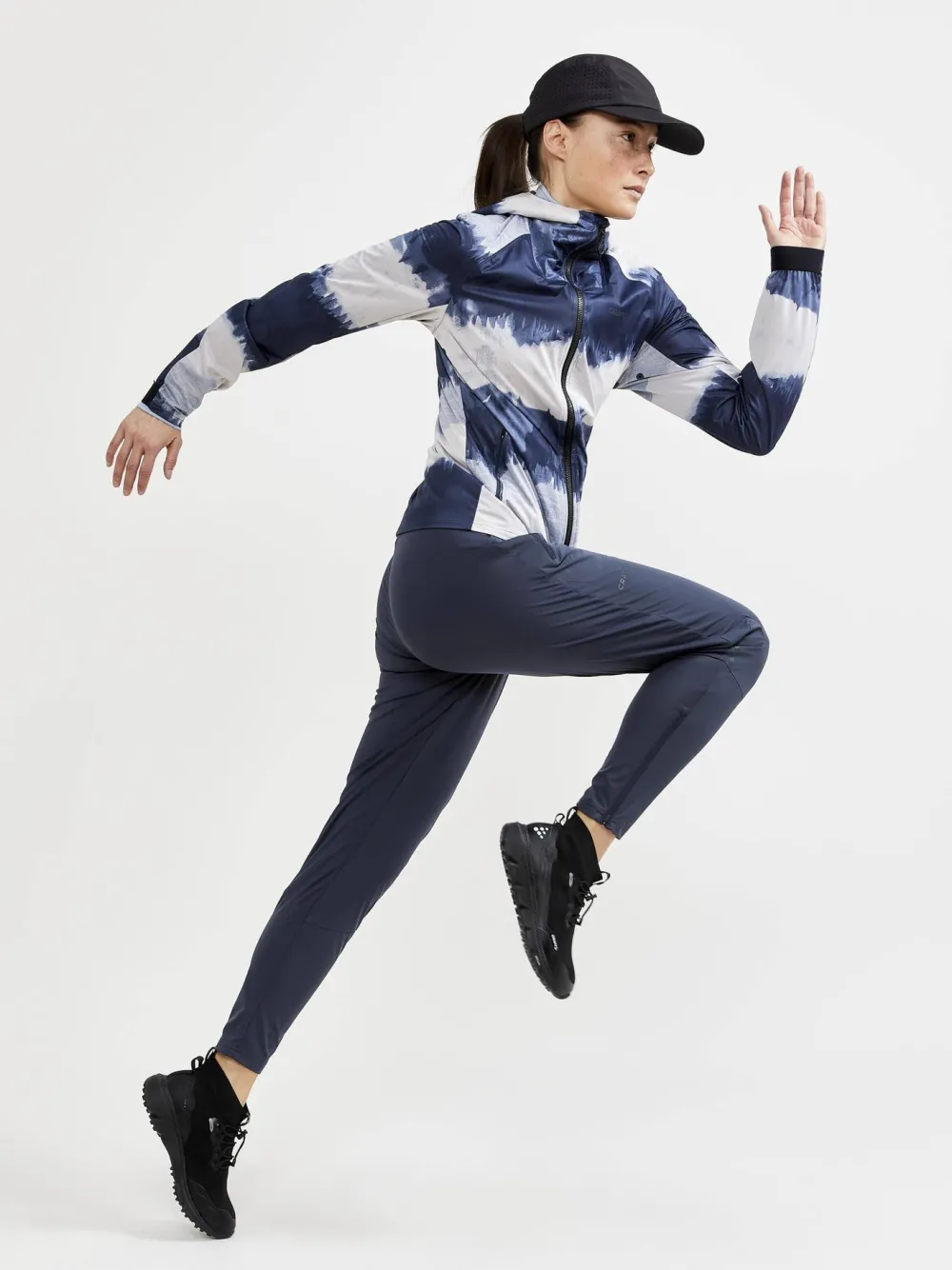 Women Craft Sportswear Women's PRO Hydro Running Jacket 2